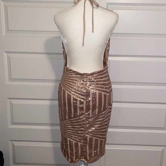 Gold deep V / Backless Sequin Dress - Picture 5 of 7